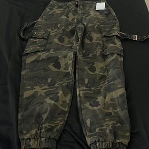 windsor (american bazi) camo cargo pants size small never worn